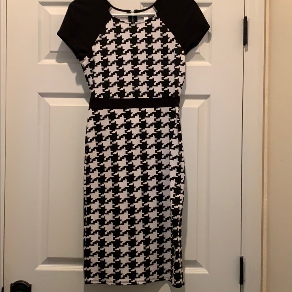 Olsenboye Bodycon Dress | Houndstooth print